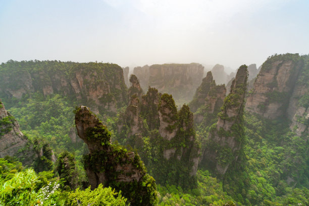 中国湖南省武陵源区张家界国家森林公园图片下载