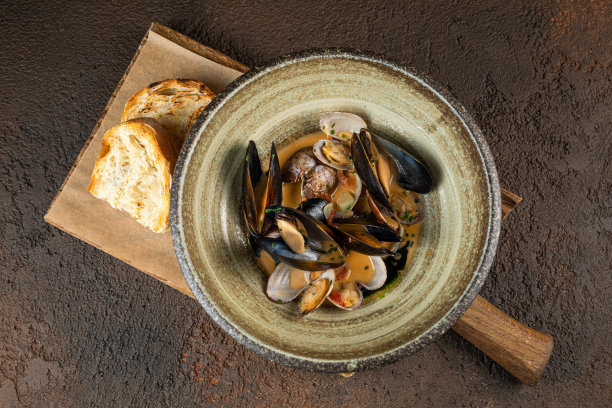 食物，意大利肉丸面，帕尔马干酪和番茄酱，意大利肉酱宽面条，图片下载