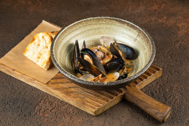 食物，意大利肉丸面，帕尔马干酪和番茄酱，意大利肉酱宽面条，图片下载