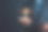 商人手持虚拟灯泡提出新想法。创造性的聪明的想法和创新。伟大的灵感和创新新起点理念。图片下载