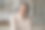 快乐的女孩在无线头电话视频通话画面肖像图片下载