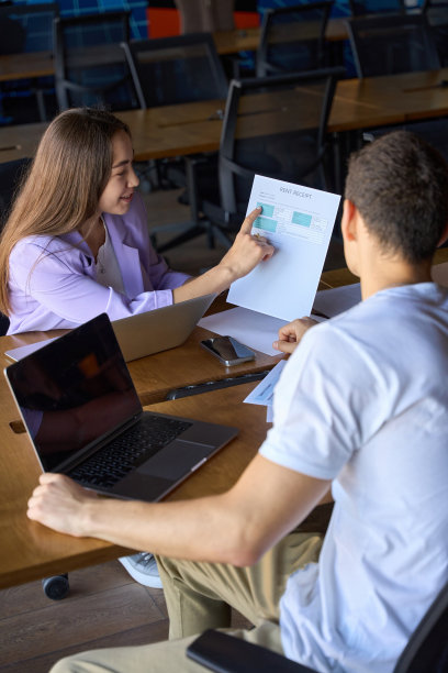 人们正在做文档和讨论图片下载