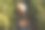 花园里的小女孩图片下载