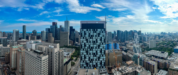 多伦多天际线和大学大道，安大略省，加拿大图片下载