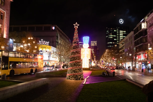 模糊的圣诞节背景模板。新年概念，无聚焦的灯光和复制空间。抽象散景，特写摄影图片下载