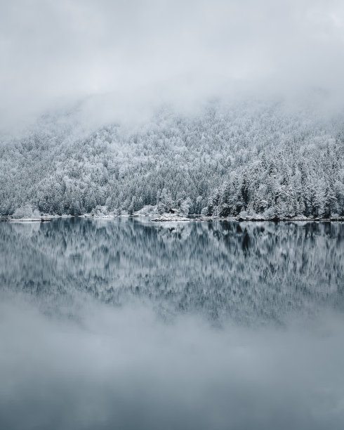 Eibsee湖。巴伐利亚,德国图片下载