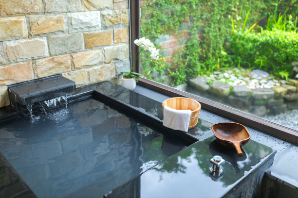 木桶和木勺图片下载