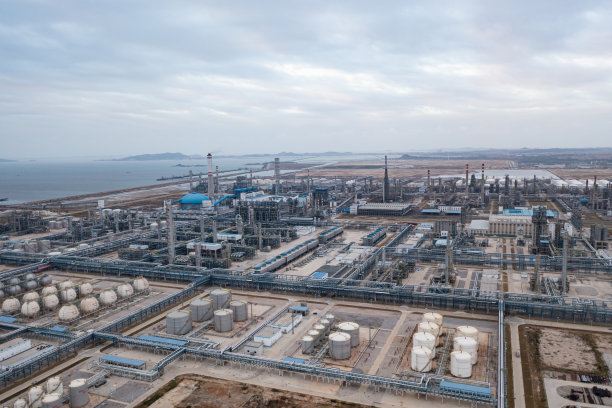 大型化工厂的航拍照片图片下载