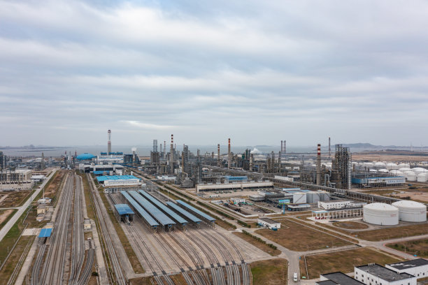 大型化工厂的航拍照片图片下载