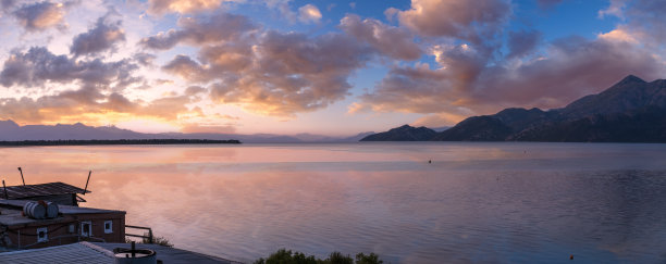 黑山斯卡达尔湖日出全景图图片下载