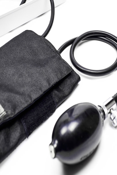 详细介绍六十年代的老式血压计图片下载