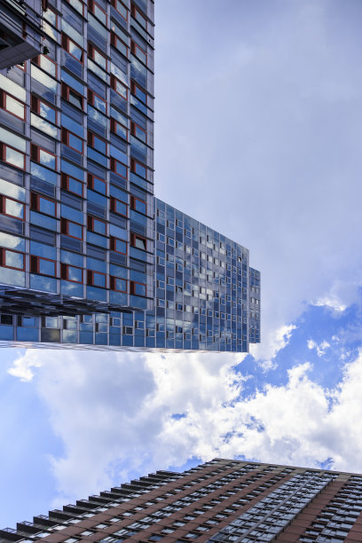 蓝天下的现代建筑图片下载