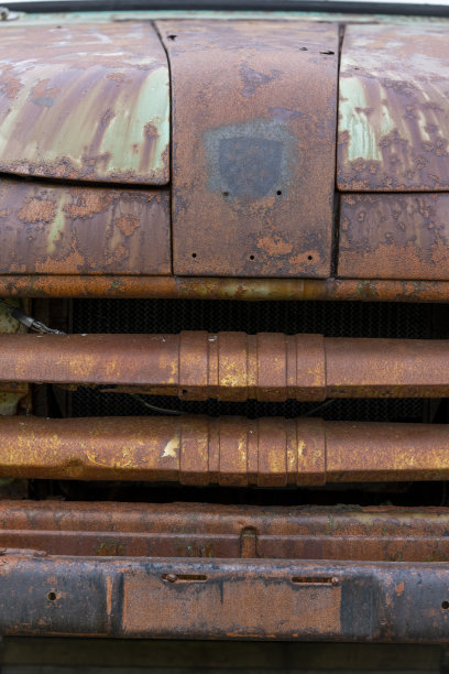 废弃在农村的旧汽车图片下载