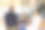 爷爷奶奶带着孙子在购物中心。图片下载