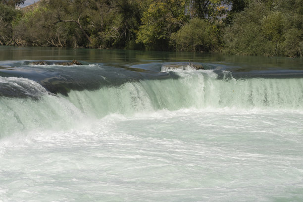 Manavgat瀑布无人机照片，土耳其安塔利亚的Manavgat图片下载