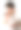 年轻的父亲和新生婴儿的特写画像。父亲将一个美丽的新生女儿抱在怀里，温柔地拥抱、亲吻。爱的概念，幸福的父亲。白色背景的照片。图片下载