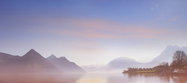 在瑞士的山上日出的风景如同湖泊图片下载