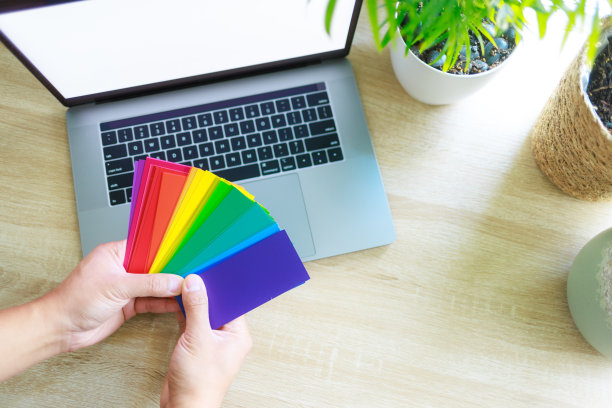 POV在办公室宽的复制空间中通过油漆颜色查找图片下载