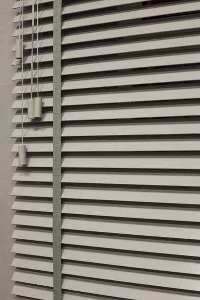 木质百叶窗关闭图片下载