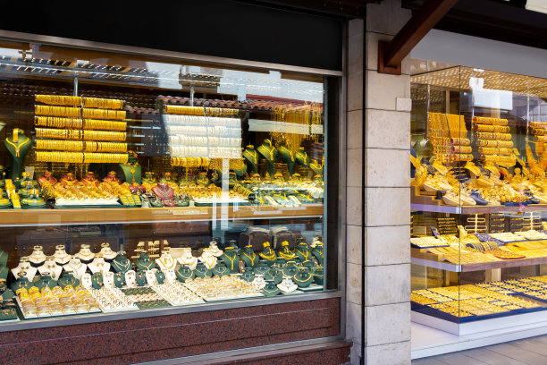 科尼亚传统土耳其珠宝店的玻璃窗图片下载