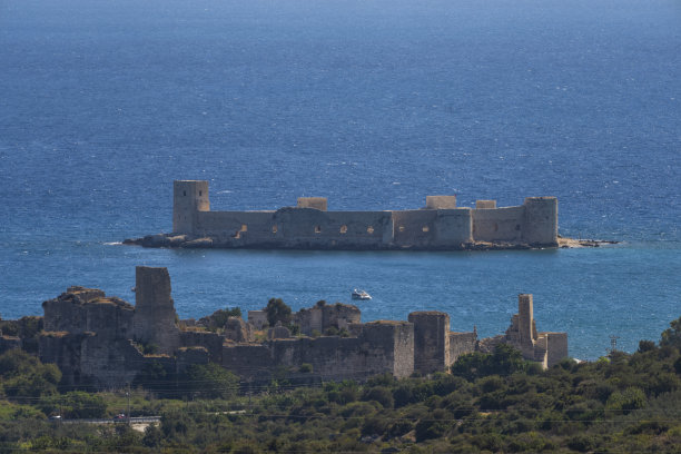 少女城堡(Kiz Kalesi)无人机照片，Erdemli Mersin，土耳其图片下载