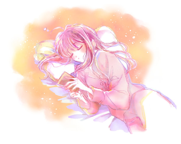 一个看着智能手机睡觉的女人图片下载