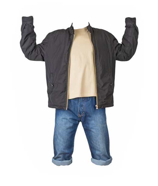 牛仔蓝色短裤，t恤和夹克上的拉链孤立在白色的背景图片下载