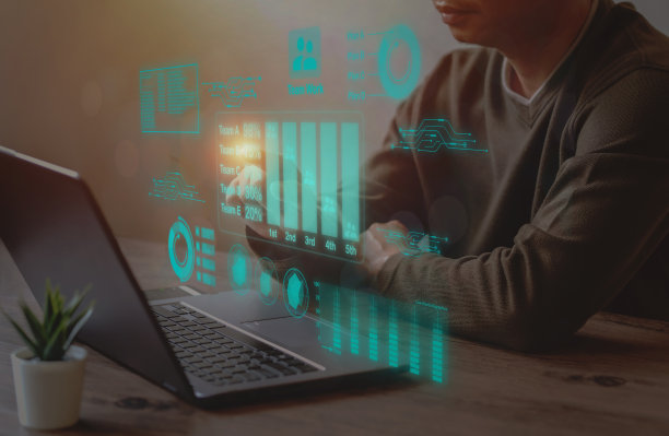 一个商人正在用笔记本电脑进行视频通话。图片下载