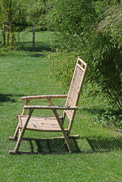 一种传统的天然竹椅图片下载