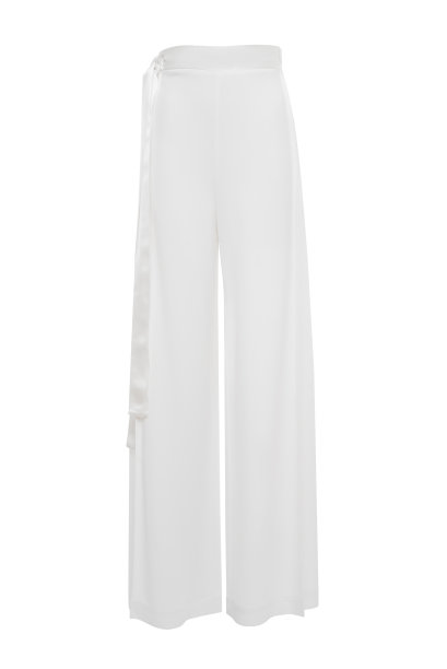 白色时尚裤衣服孤立在白色背景图片下载