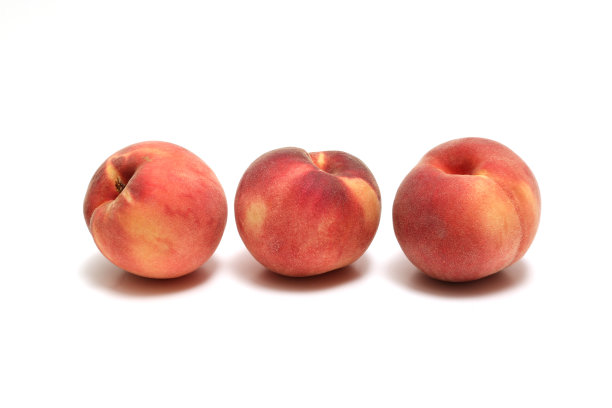 桃子被孤立在白色的背景上。图片下载