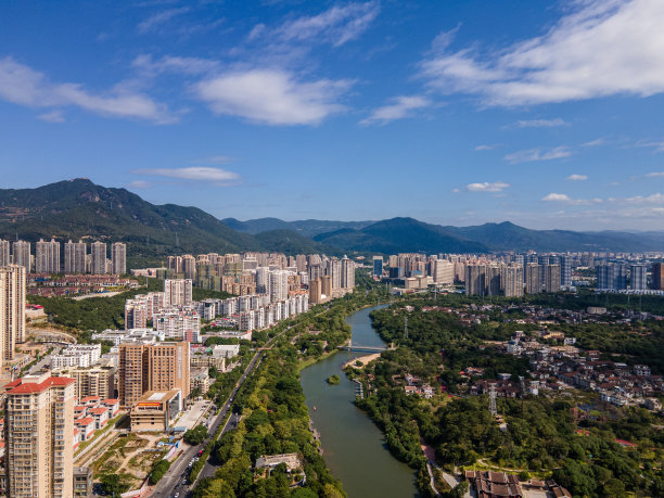 一个宜居的现代城市鸟瞰图图片下载