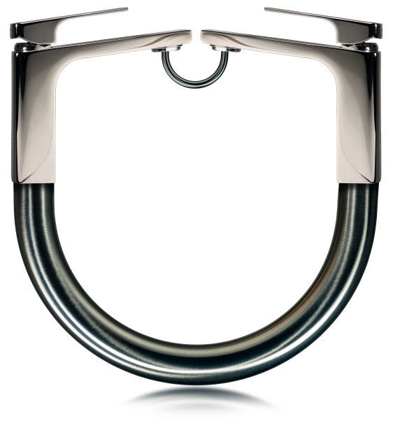 两个铬水龙头和一个水管-节水概念图片下载