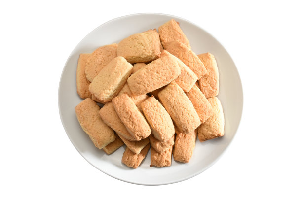 盘子中的饼干被隔离在白色背景上(剪切路径)图片下载