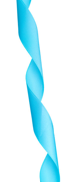 闪亮的缎带在浅柔和的蓝色孤立的白色背景图片下载