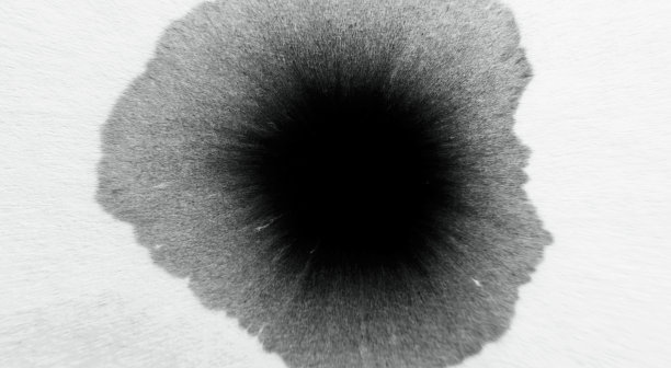 黑色墨水污渍垃圾覆盖粗糙的边缘纹理图片下载