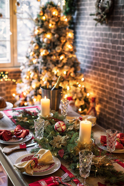 优雅的圣诞餐桌图片下载