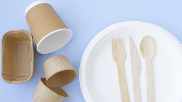 一次性纸餐具和餐具图片下载