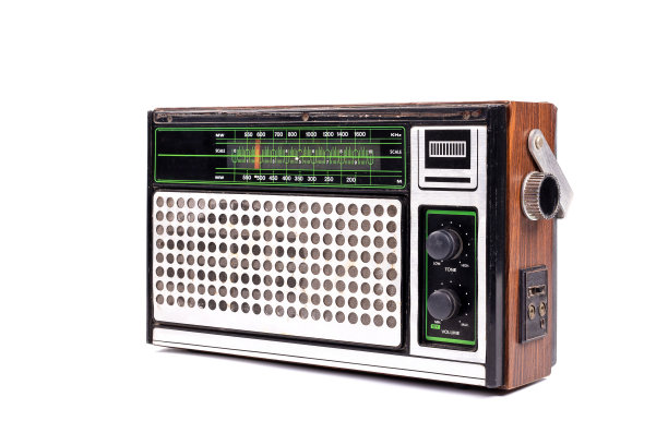 白色的复古老式收音机图片下载