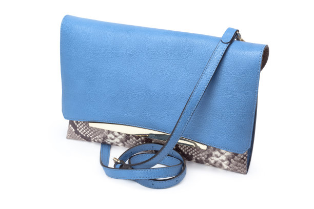 白色背景的时尚女性手提包图片下载