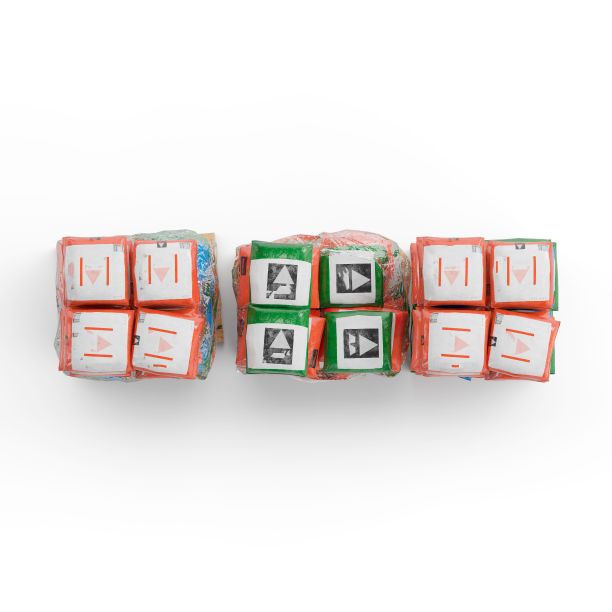 三维插图的建筑材料包袋，骨料，沙子和水泥的白色图片下载