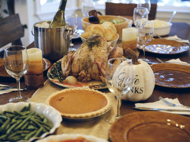 节日餐桌图片下载