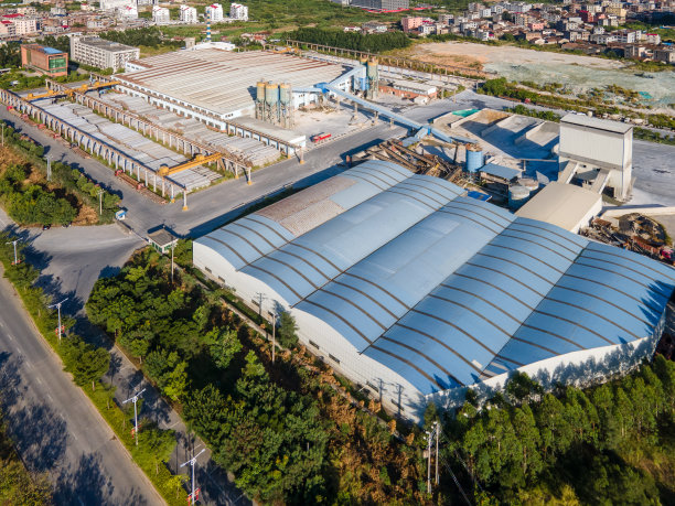 现代混凝土工厂的航拍照片图片下载