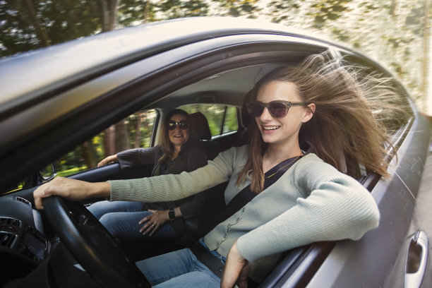 青少年司机图片下载