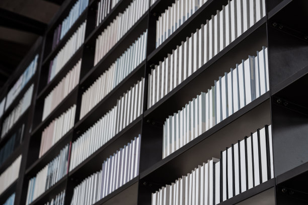 书架上摆满了书图片下载