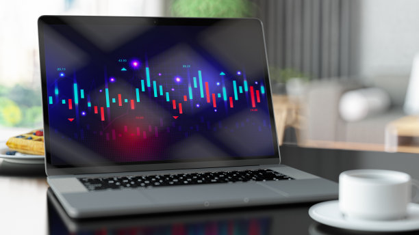 在现代客厅中用笔记本电脑和股票市场图表在家交易的概念图片下载
