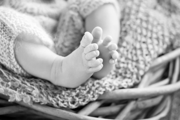 新生儿脚的特写照片图片下载