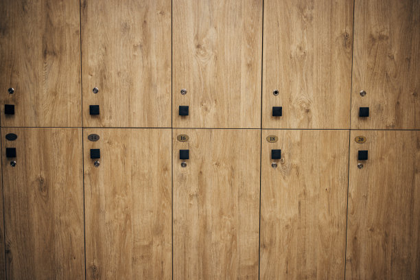 储物柜排成一排图片下载