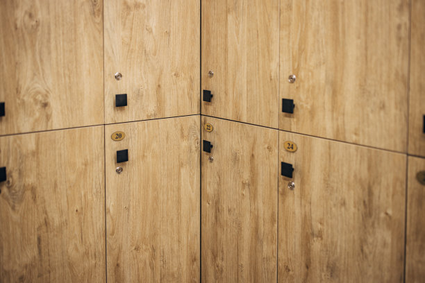 储物柜排成一排图片下载