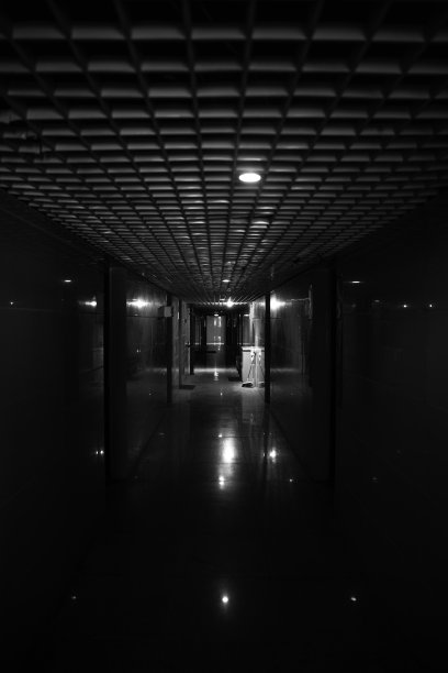 黑白走廊图片下载